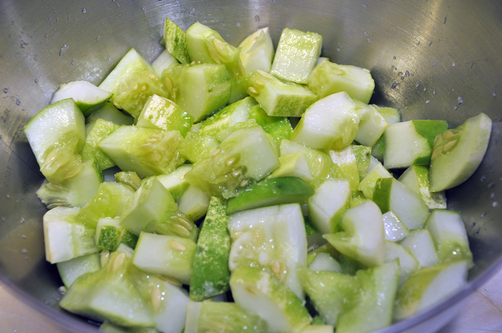 Cucumber kimchi