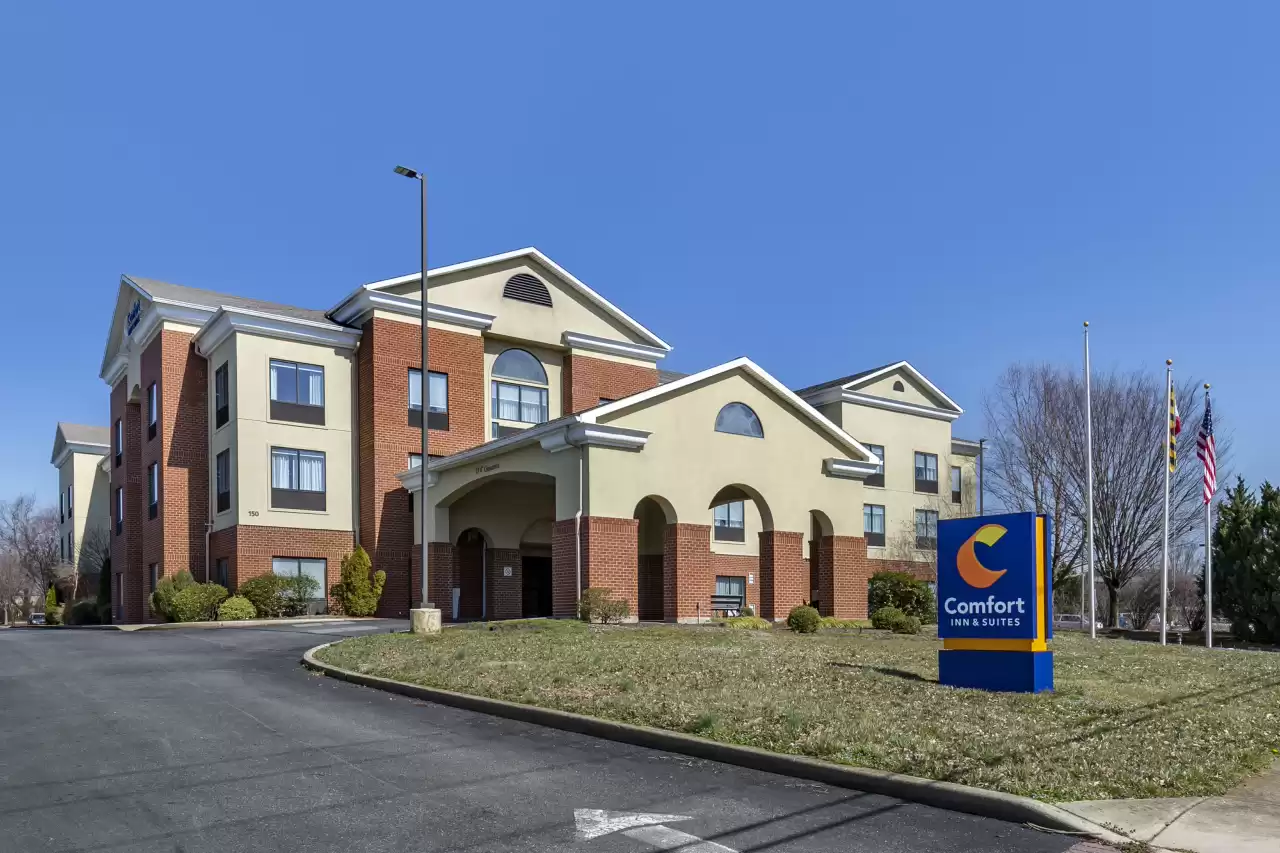 Comfort Inn & Suites Chestertown Exterior